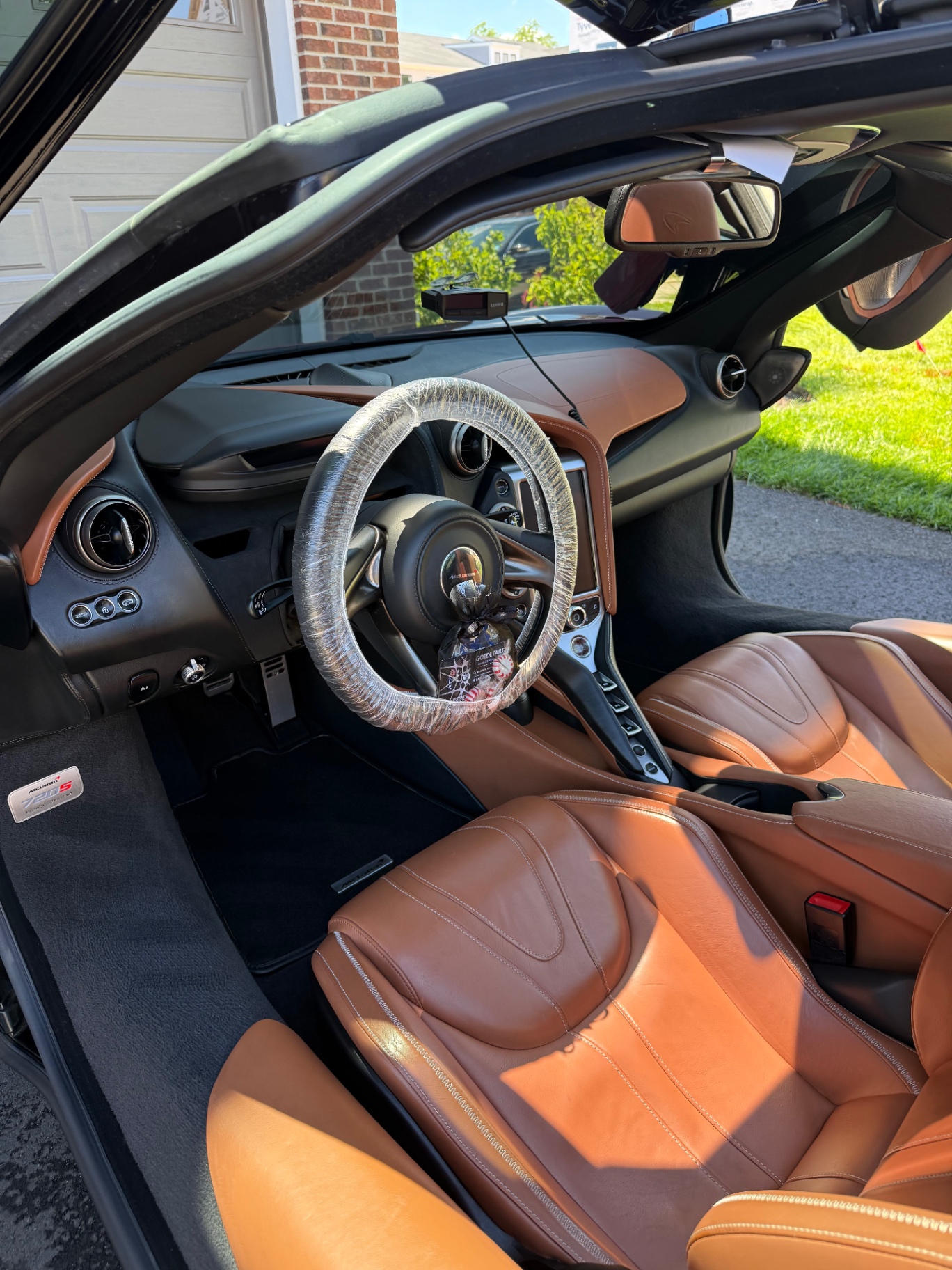 McLaren 720S Spider — Interior